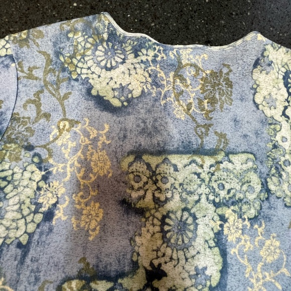 Ladies TeeCo Pullover Size M 100% polyester light blue print - Picture 11 of 16